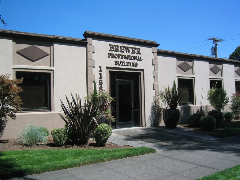 1128 Broadway St, Longview, WA for sale - Building Photo - Image 2 of 8