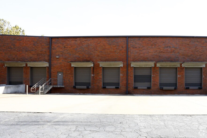 3905 Steve Reynolds Blvd, Norcross, GA à louer - Photo du bâtiment - Image 3 de 7