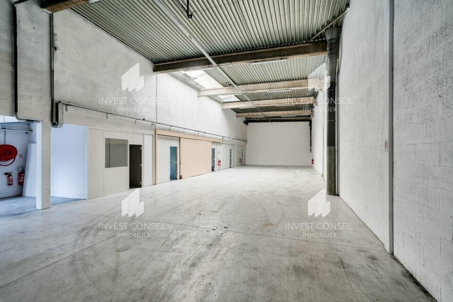 4 Avenue Du Gros Chene, Éragny for lease - Building Photo - Image 3 of 9