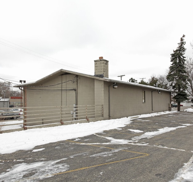 410 Cambridge Rd, Royal Oak, MI for sale - Building Photo - Image 3 of 5