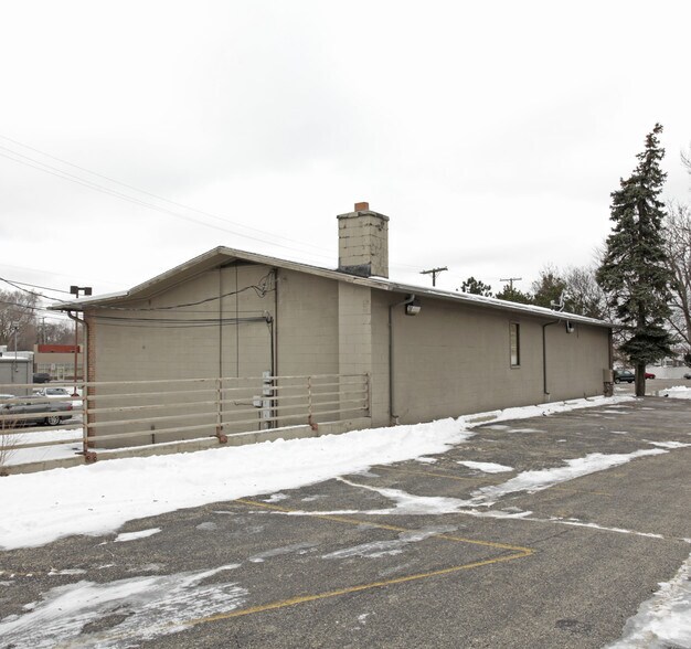 410 Cambridge Rd, Royal Oak, MI à vendre - Photo du bâtiment - Image 3 de 5