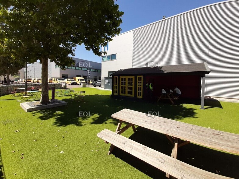 Flex dans Ivry Sur Seine à louer - Photo du bâtiment - Image 2 de 3