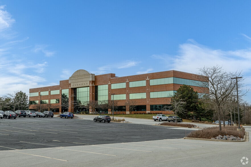 N19W24400 Riverwood Dr, Waukesha, WI for lease - Building Photo - Image 3 of 10