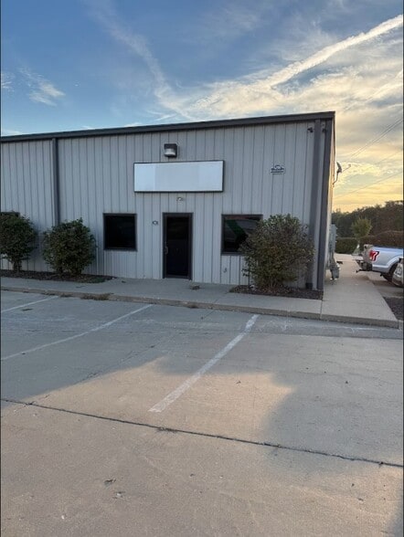6700 Stephens Station Rd, Columbia, MO for lease - Building Photo - Image 2 of 2