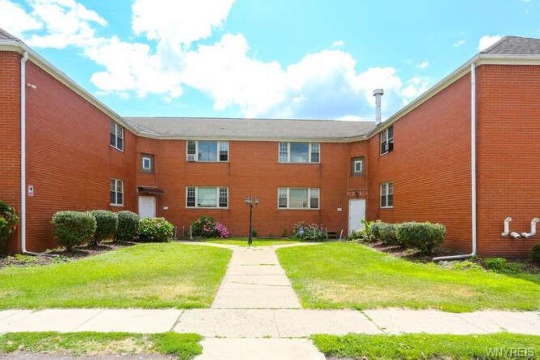 128 Colton Ave & 18-22 Maple Grove Ave portfolio of 2 properties for sale on LoopNet.ca Building Photo- Image 1 of 59