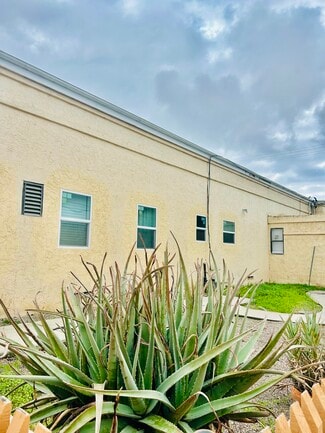 More details for 202 6th St, Ramona, CA - Retail for Sale