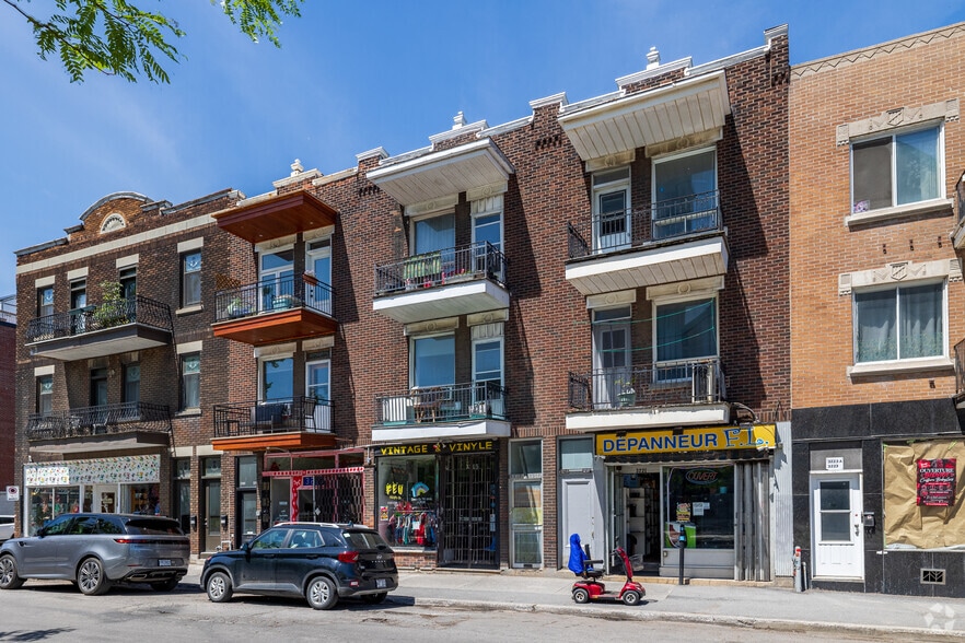 3219 Rue Ontario E E, Montréal, QC for sale - Building Photo - Image 2 of 3
