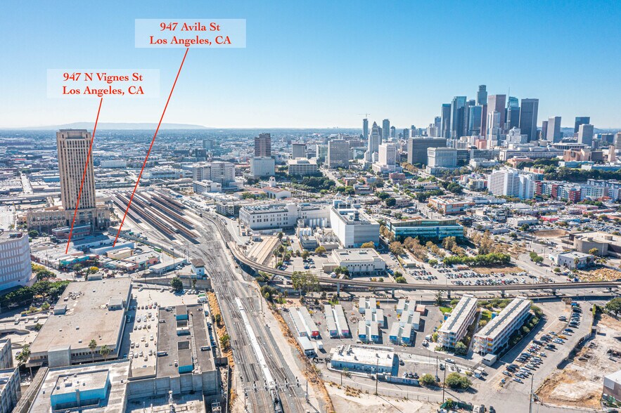 934 Avila St, Los Angeles, CA à vendre - Photo du bâtiment - Image 3 de 39