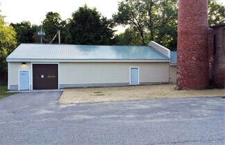 Plus de détails pour 326 Main St, Fremont, NH - Industriel à vendre