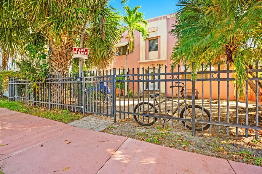 1335 Drexel Ave, Miami Beach, FL à vendre - Photo du bâtiment - Image 3 de 23