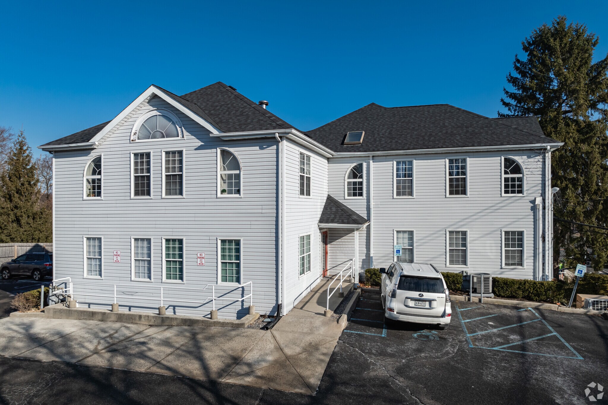 1000 Main St, Port Jefferson, NY for lease Primary Photo- Image 1 of 15