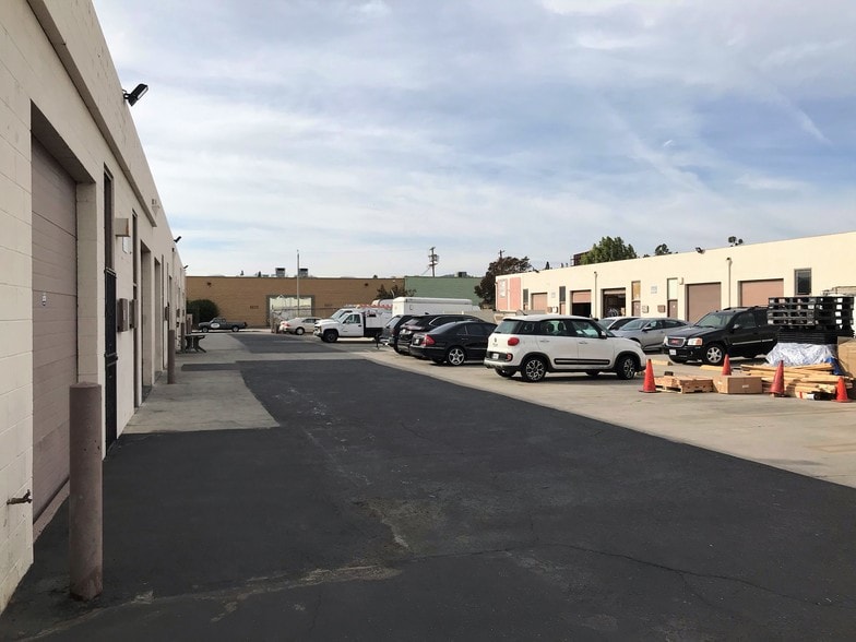 8832 Shirley Ave, Northridge, CA for lease - Building Photo - Image 3 of 4