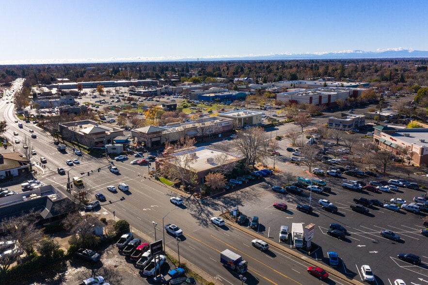 896 East Ave, Chico, CA for lease - Building Photo - Image 3 of 9