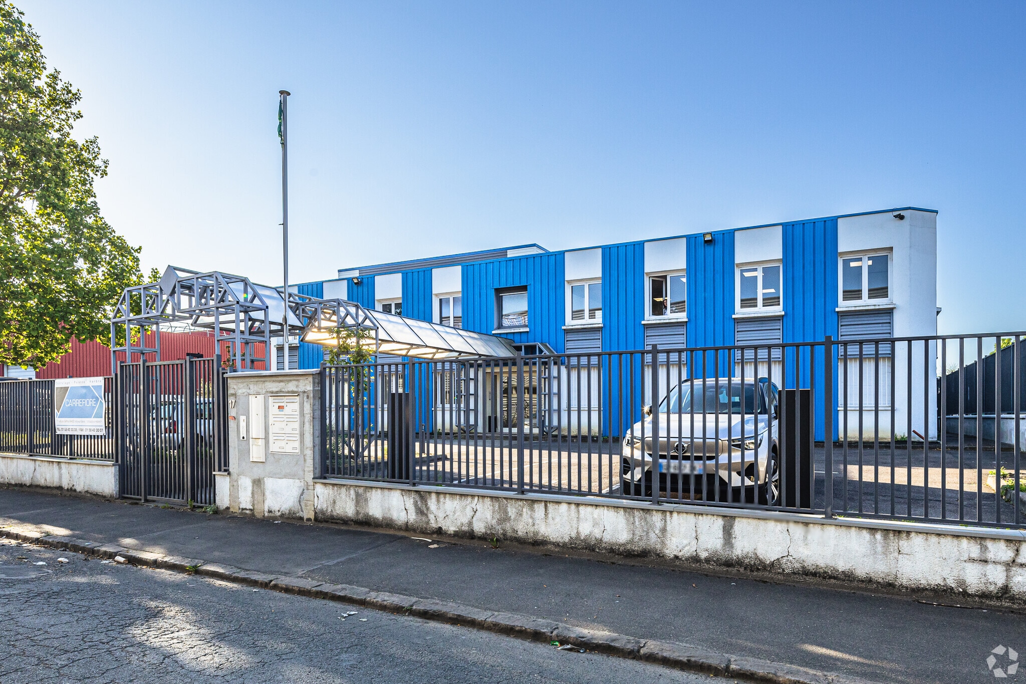 Flex in Vitry-sur-Seine for lease Primary Photo- Image 1 of 3