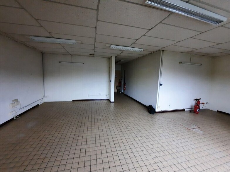 Office in Le Houlme for sale - Interior Photo - Image 3 of 8