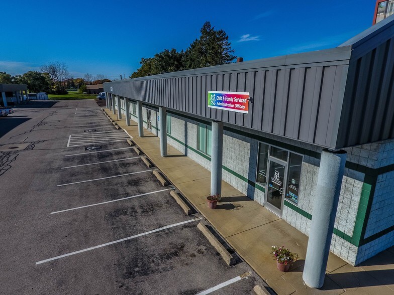 2460 M 139, Benton Harbor, MI à louer - Photo du bâtiment - Image 3 de 6