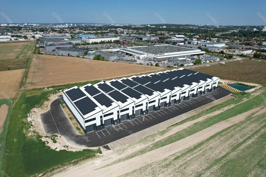 Industrial in Cormontreuil for lease - Aerial - Image 3 of 8