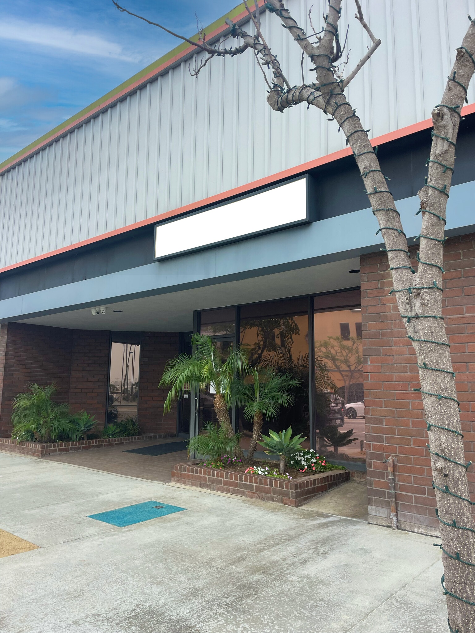 9100 S Sepulveda Blvd, Los Angeles, CA for lease Building Photo- Image 1 of 2