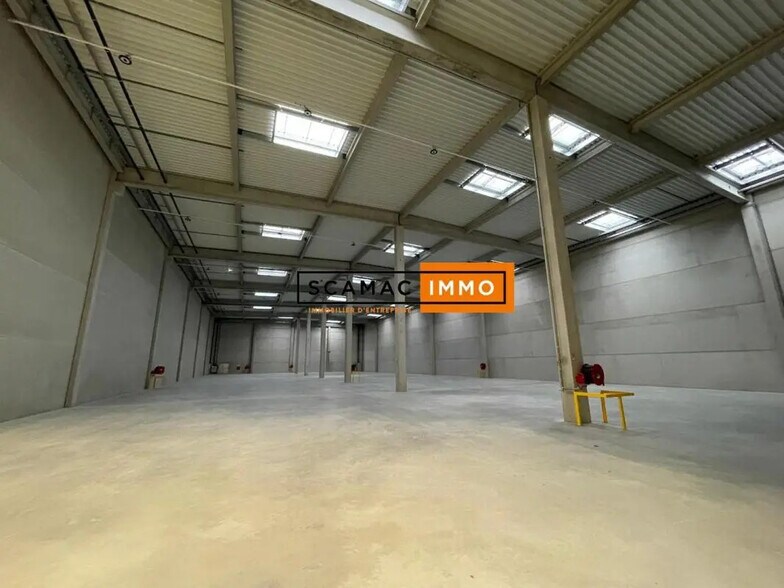 Bureau dans Conflans-Sainte-Honorine à louer - Photo du bâtiment - Image 3 de 13