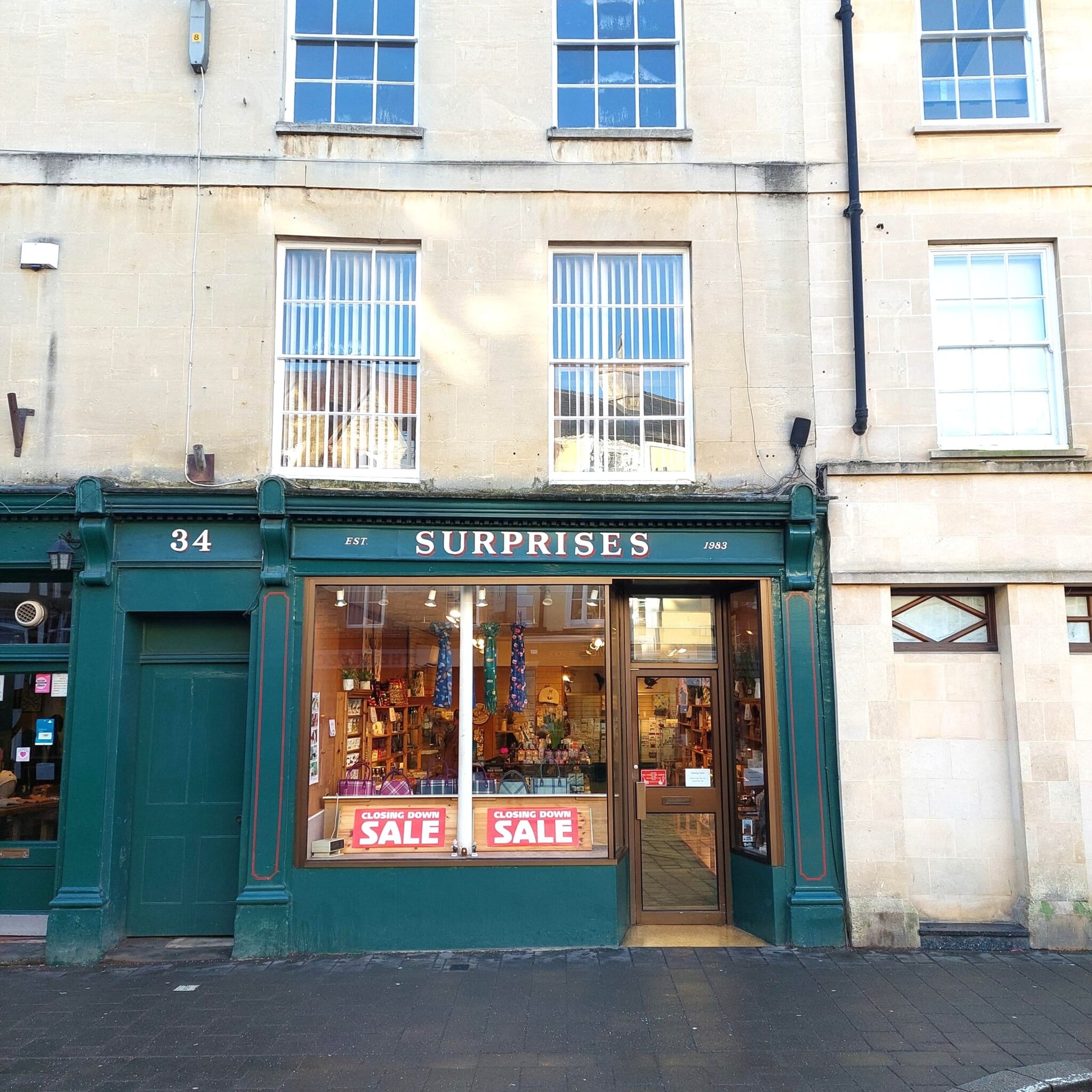 34 Market Pl, Cirencester for lease Primary Photo- Image 1 of 2