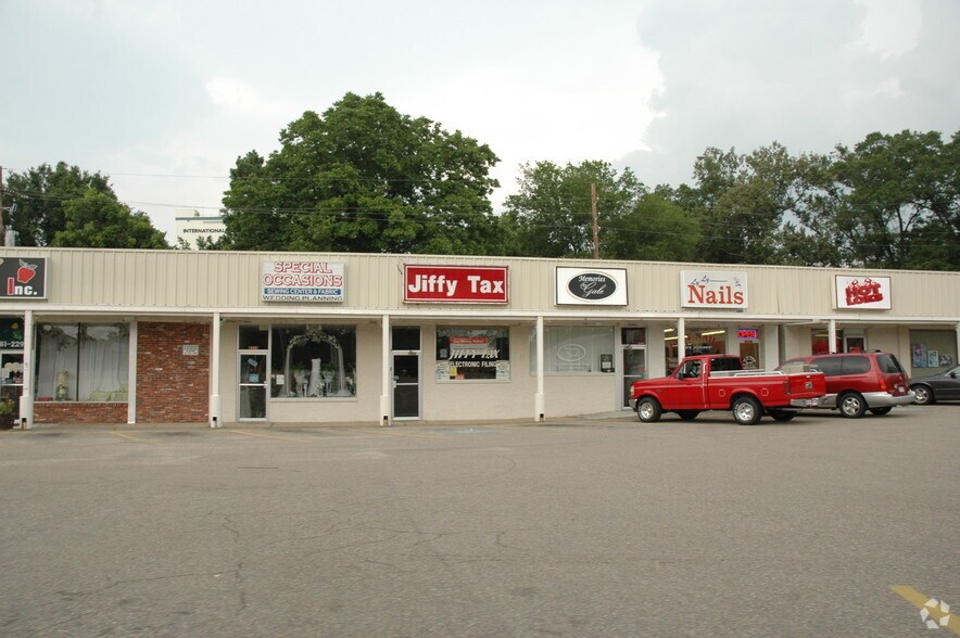 653 E Madison Ave, Bastrop, LA à louer - Photo du bâtiment - Image 3 de 51