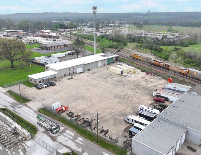 More details for 13625 Oak St, Kansas City, MO - Flex for Lease