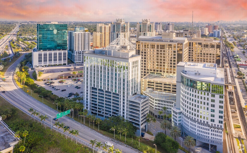 9155 S Dadeland Blvd, Miami, FL à louer - Photo du bâtiment - Image 3 de 33