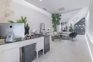 Plus de détails pour Cuesta del Perro, 1, Granada - Commerce de détail à vendre