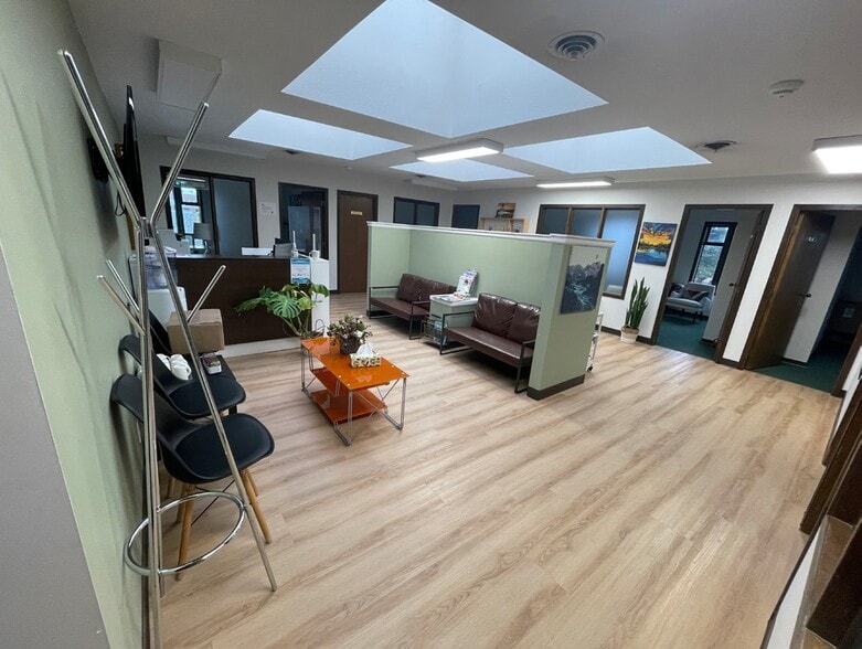 951 Fitzgerald Av, Courtenay, BC à louer - Photo intérieure - Image 3 de 7