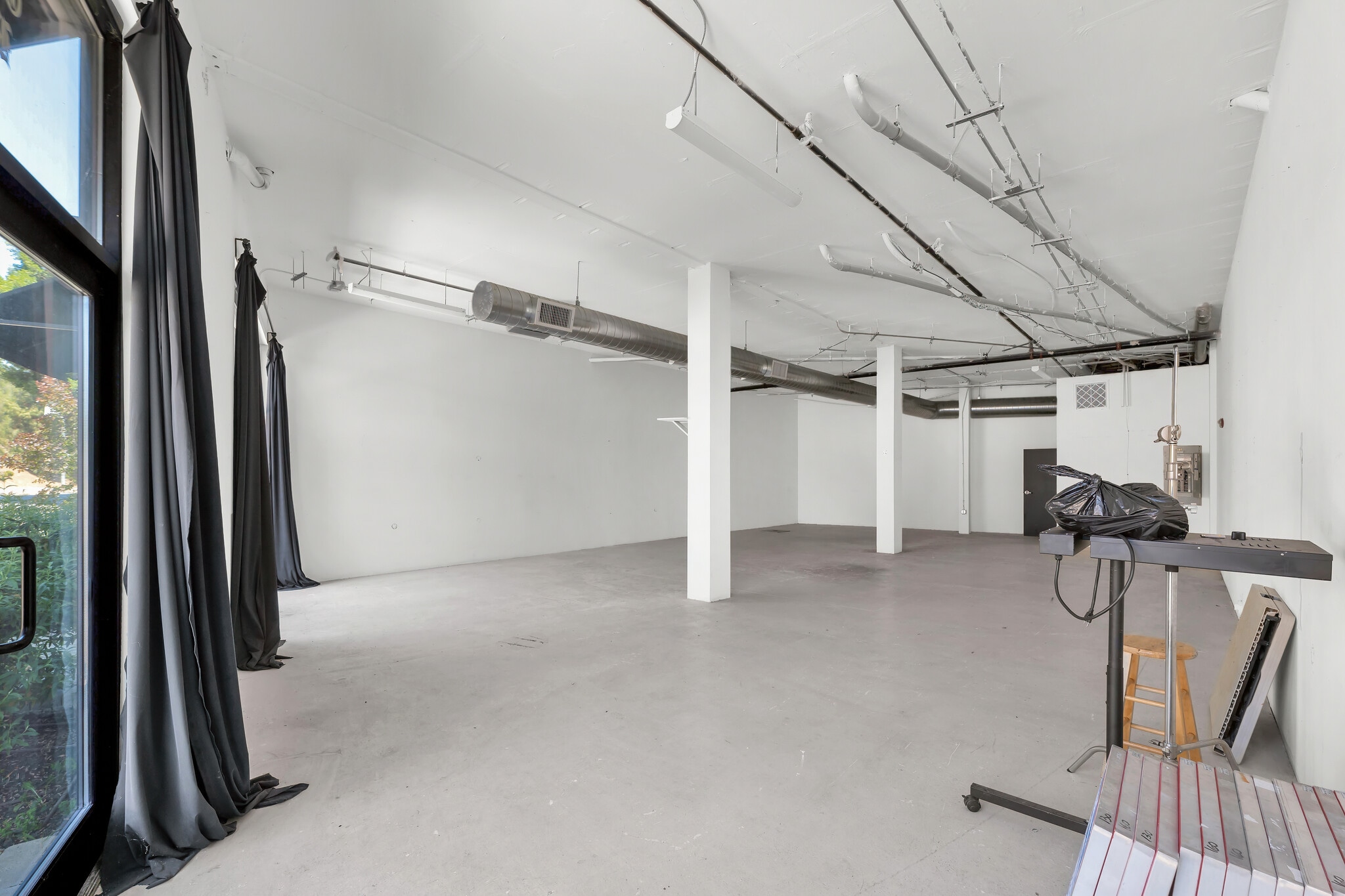 4671-4681 Huntington Dr S, Los Angeles, CA for lease Interior Photo- Image 1 of 11