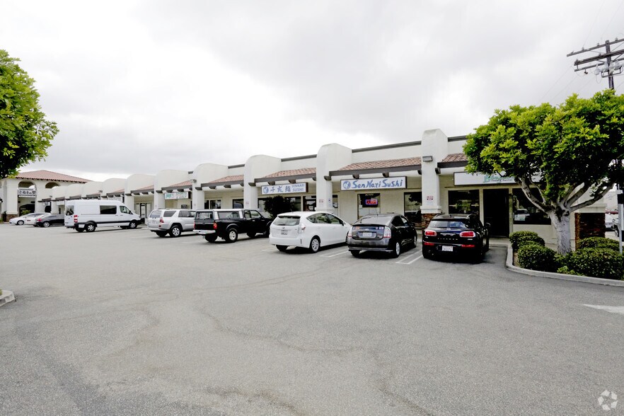 18200-18216 S Western Ave, Gardena, CA à louer - Photo du bâtiment - Image 3 de 5