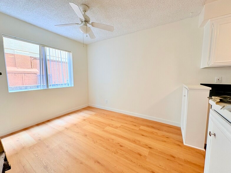12718 Mitchell Ave, Los Angeles, CA for sale - Building Photo - Image 3 of 10
