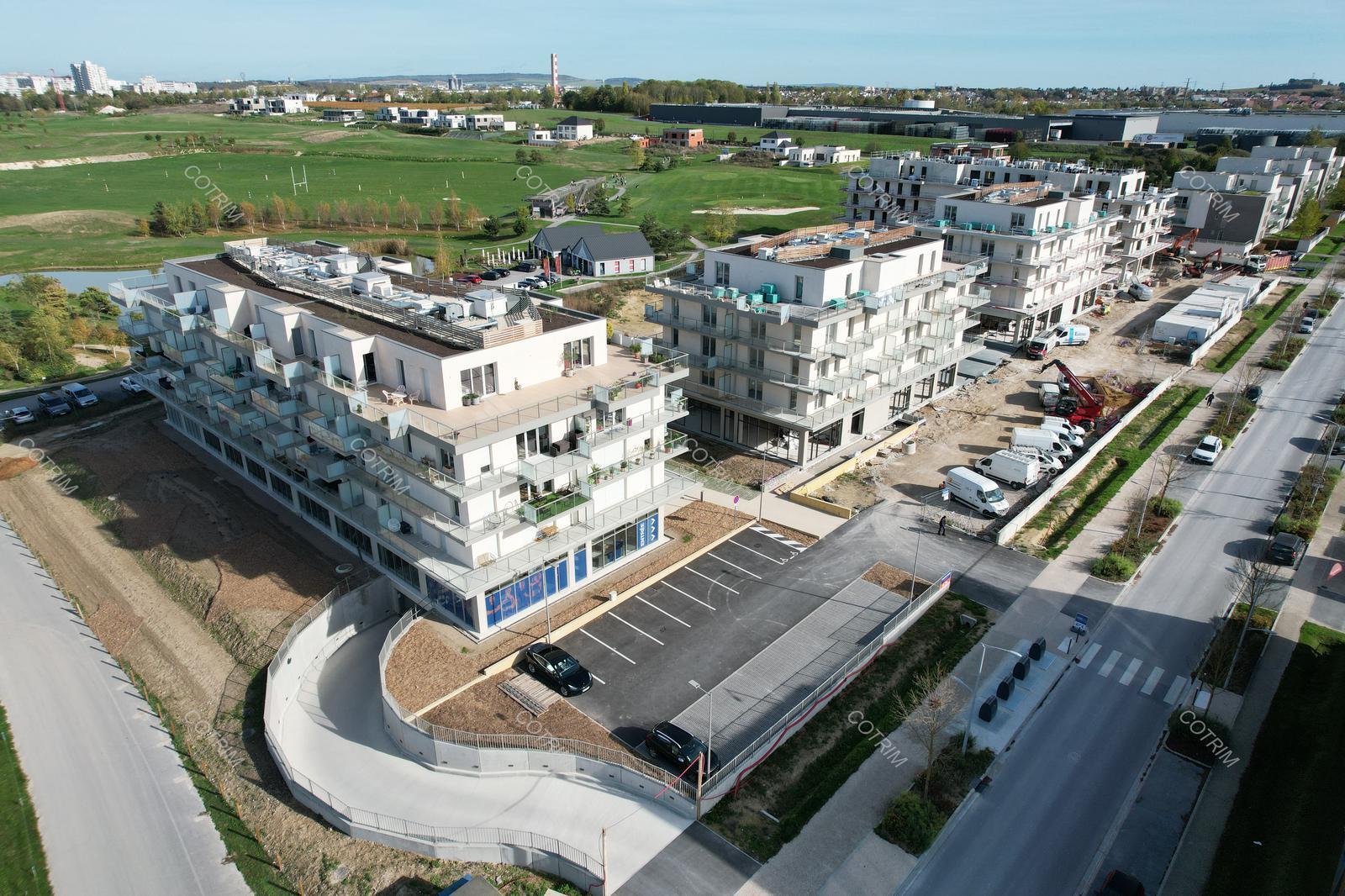 Commerce de détail dans Bezannes à louer Aérien- Image 1 de 8