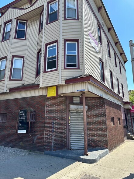 530 West Side Ave, Jersey City, NJ à louer - Photo du bâtiment - Image 3 de 24