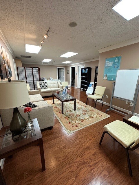 3921-3951 University Dr, Fairfax, VA à louer Photo principale- Image 1 de 33