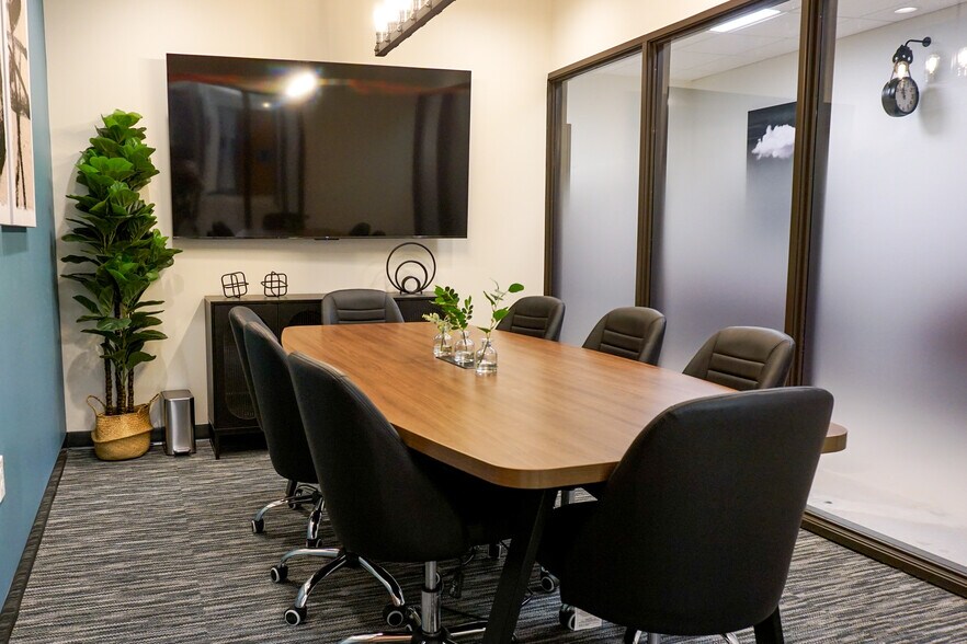 8637 Fredericksburg Rd, San Antonio, TX à louer - Photo du bâtiment - Image 3 de 6