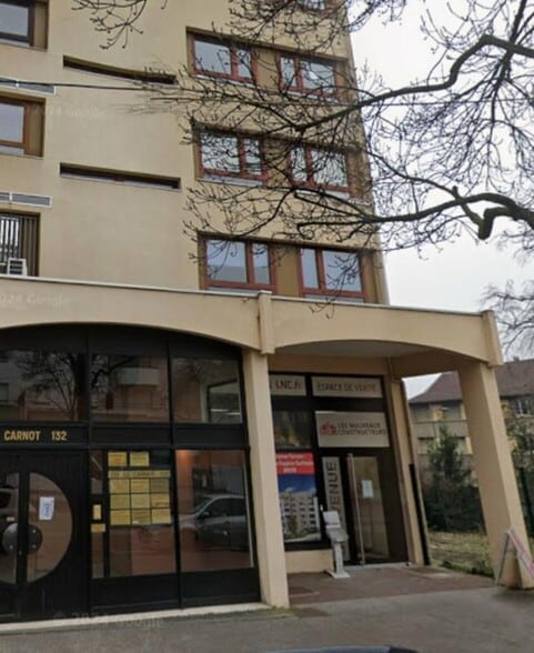 132 Avenue Franklin Roosevelt, Bron for lease - Building Photo - Image 2 of 4