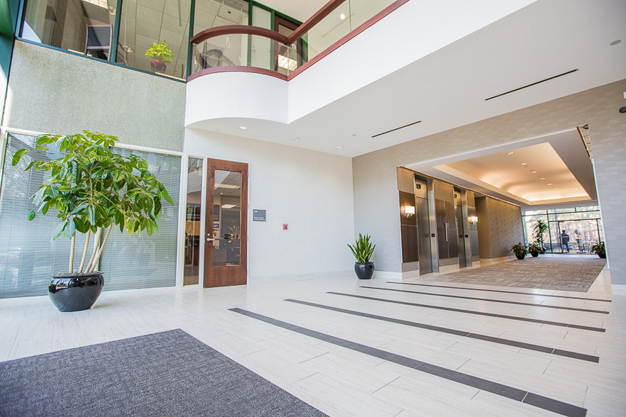 5950 Live Oak Pky, Norcross, GA for lease - Lobby - Image 3 of 30