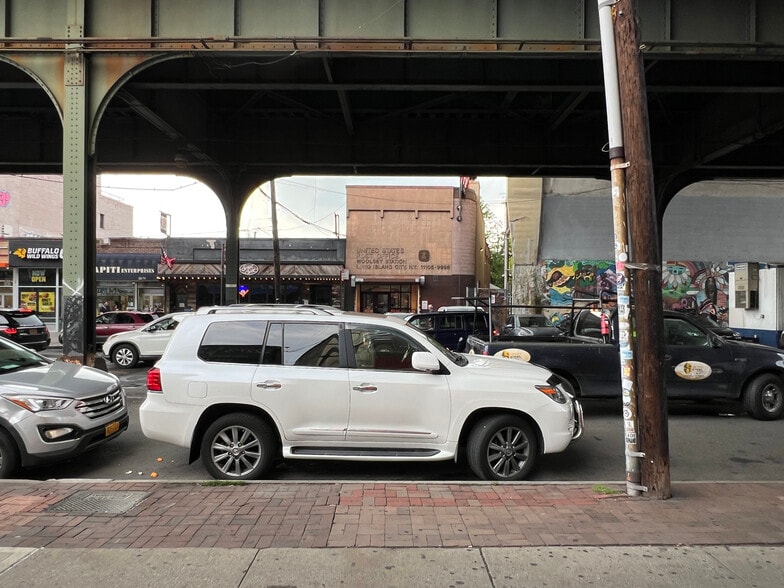 2268 31st St, Astoria, NY for sale - Building Photo - Image 3 of 5