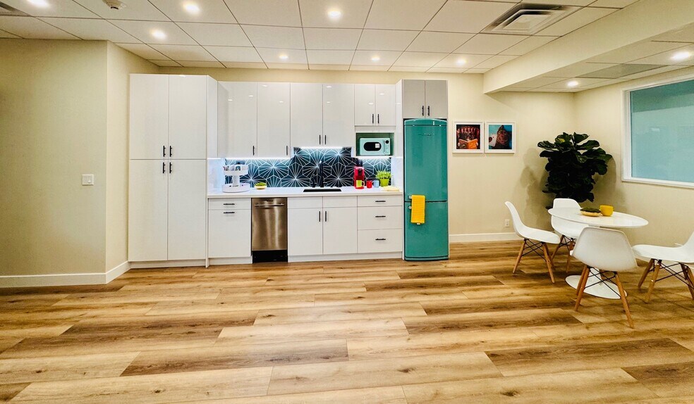 11965 Venice Blvd, Los Angeles, CA à louer - Photo intérieure - Image 2 de 75