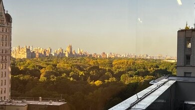 725 Fifth Ave, New York, NY for lease Interior Photo- Image 2 of 13