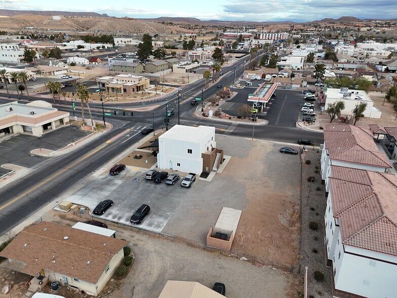 220 E Mesquite Blvd, Mesquite, NV à louer - Photo du bâtiment - Image 3 de 4