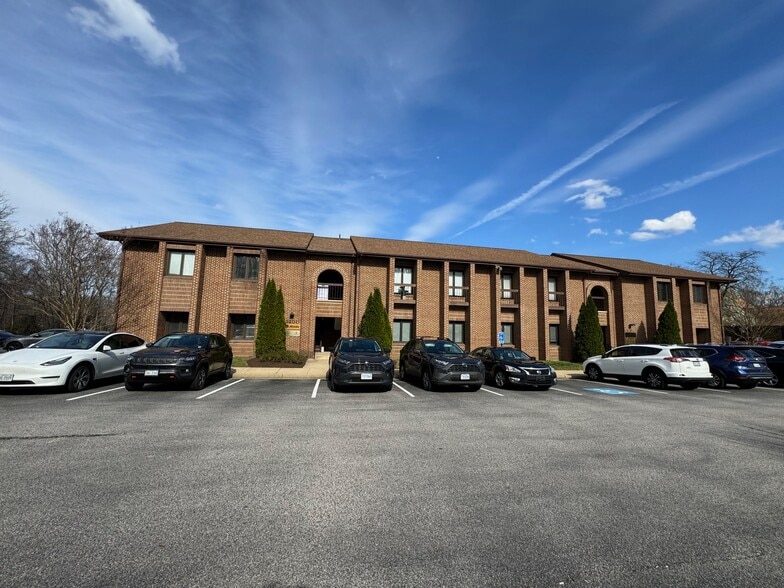 5205-A Lyngate Court, Burke, VA à vendre - Photo du bâtiment - Image 3 de 12