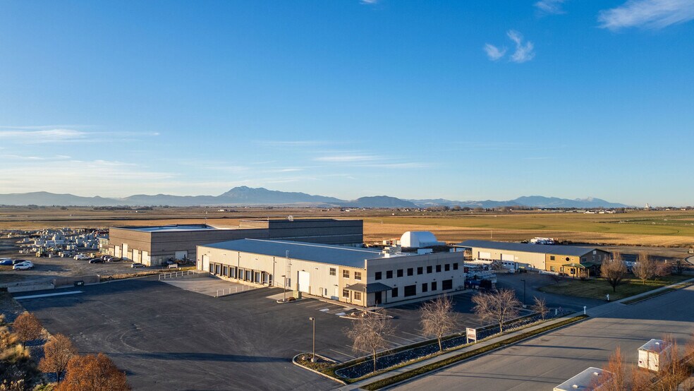 3775 N 200 W, Hyde Park, UT for lease - Building Photo - Image 3 of 55