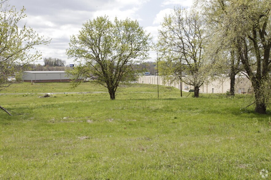 169A Finley Rd, Belle Vernon, PA for sale - Primary Photo - Image 1 of 1