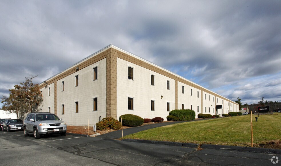 55 Concord St, North Reading, MA à louer - Photo principale - Image 1 de 11