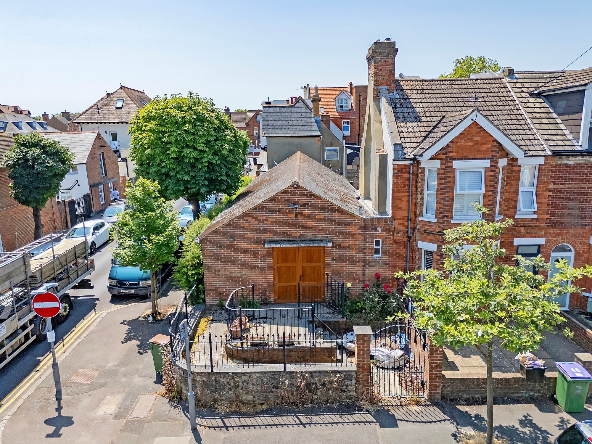 38 Morehall Avenue, Folkestone for lease Primary Photo- Image 1 of 13