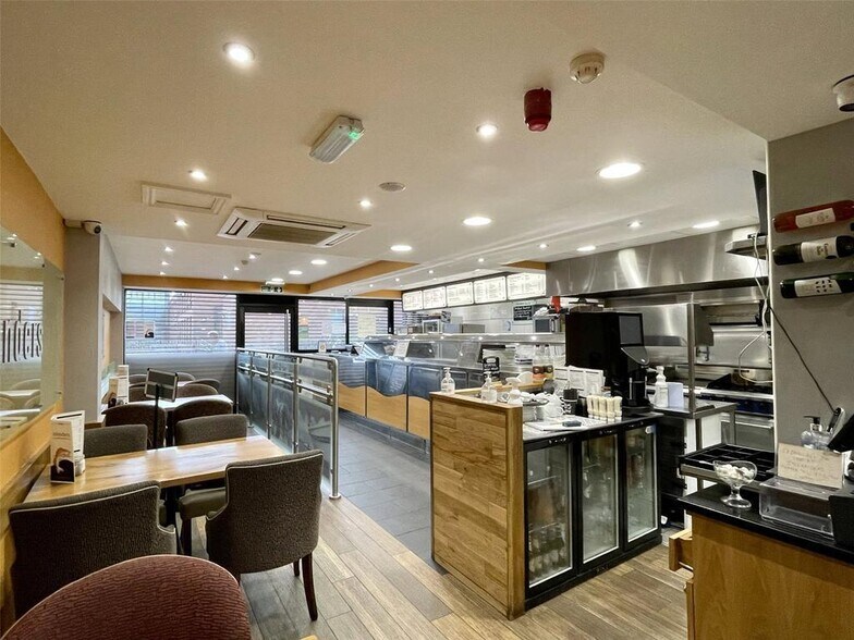 80-86 Furtherwick Rd, Canvey Island à louer - Photo du bâtiment - Image 2 de 7