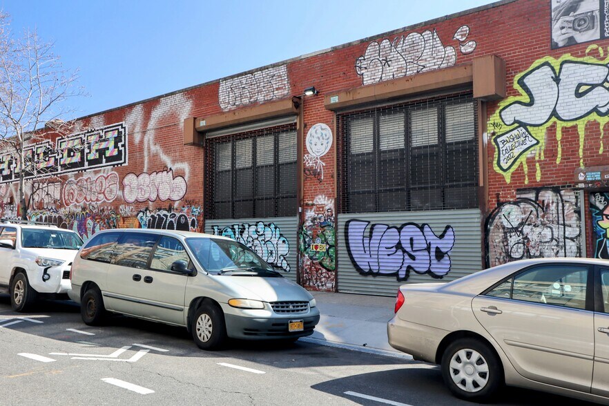 460 Troutman St, Brooklyn, NY à vendre - Photo du bâtiment - Image 2 de 8