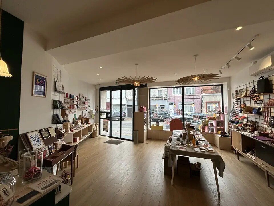 Commerce de détail dans VILLENEUVE-D'ASCQ à louer Photo intérieure- Image 1 de 6